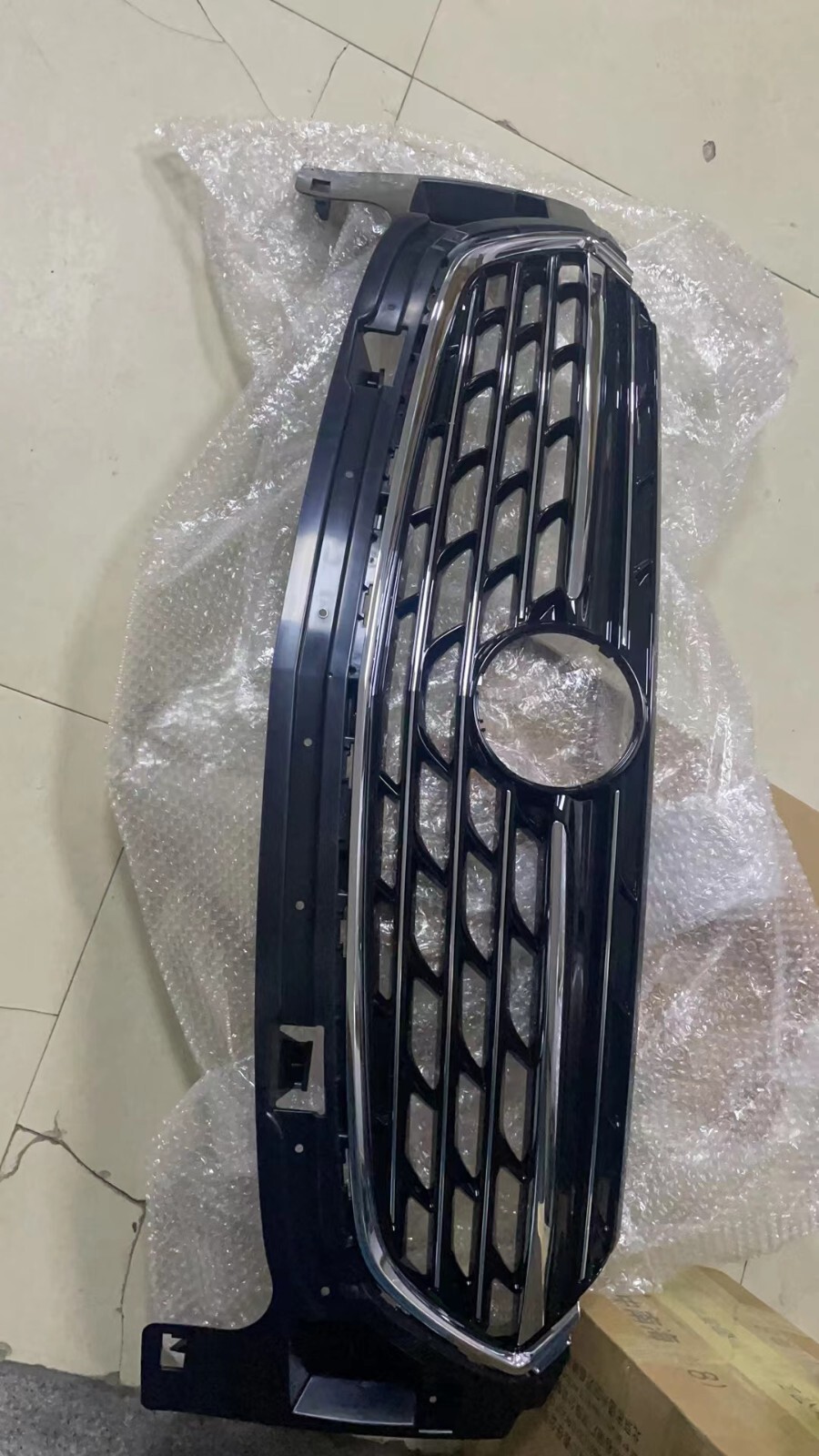 アンコール 2021-2023 BUICK ENVISION PREFERRED ESSENCE GRILLE OEM