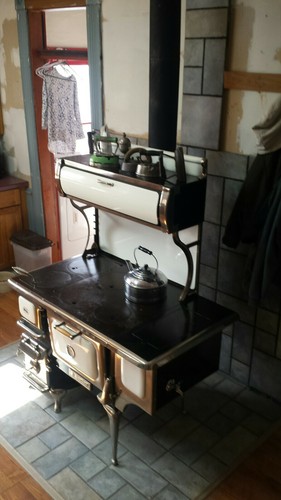 Antique style Wood Burning Cook Stove with boiler Hartland the Oval