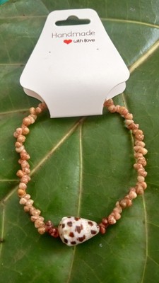 7'' Hebrew Cone Bracelet With Kahelelani Shells. Puka Clasp 