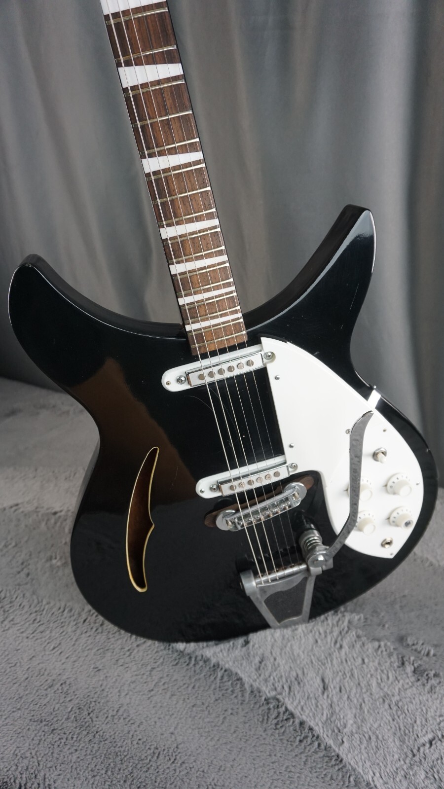 ギター GUYATONE SG-S02 SEMI-ACOUSTIC c.1965 GUYATONE/MUSICIAN SG-S02 60年代輸出モデル、ユニークな