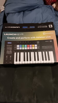 Novation Launchkey 25 -  25-Key USB MIDI Ableton Live Keyboard Controller