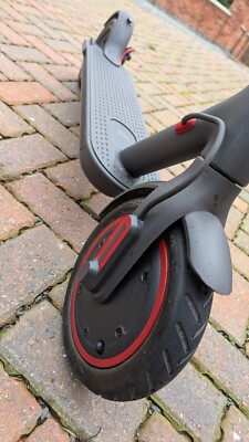 Xiaomi M365 Pro electric scooter excelent condition DDHBC02NEB