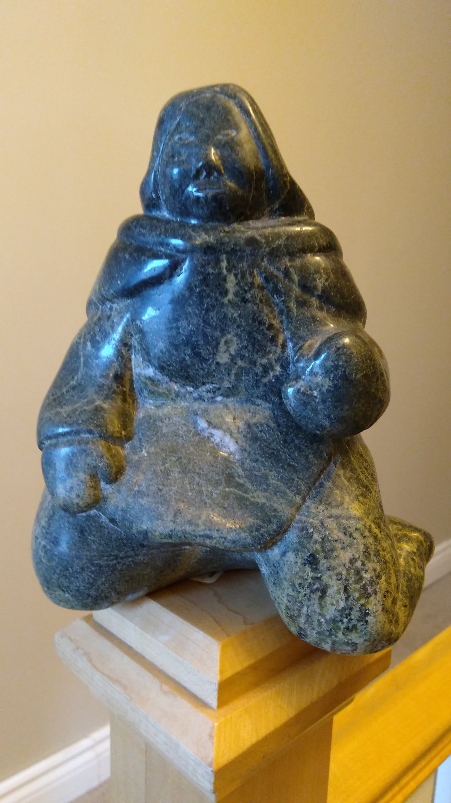 MANNUMI SHAQU  INUIT SCULPTURE KNEELING WOMAN