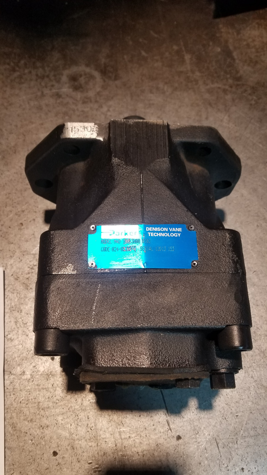 024-02154-0 PARKER DENISON M4D 138 3N00 B102 Medium Duty Vane Motor - Picture 1 of 12