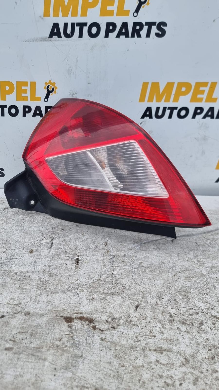 RENAULT MEGANE 12/2003-07/2006 RIGHT TAILLIGHT HATCH 2004 Renault Megane