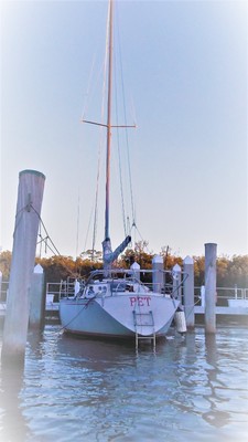 C&C 34' sailboat