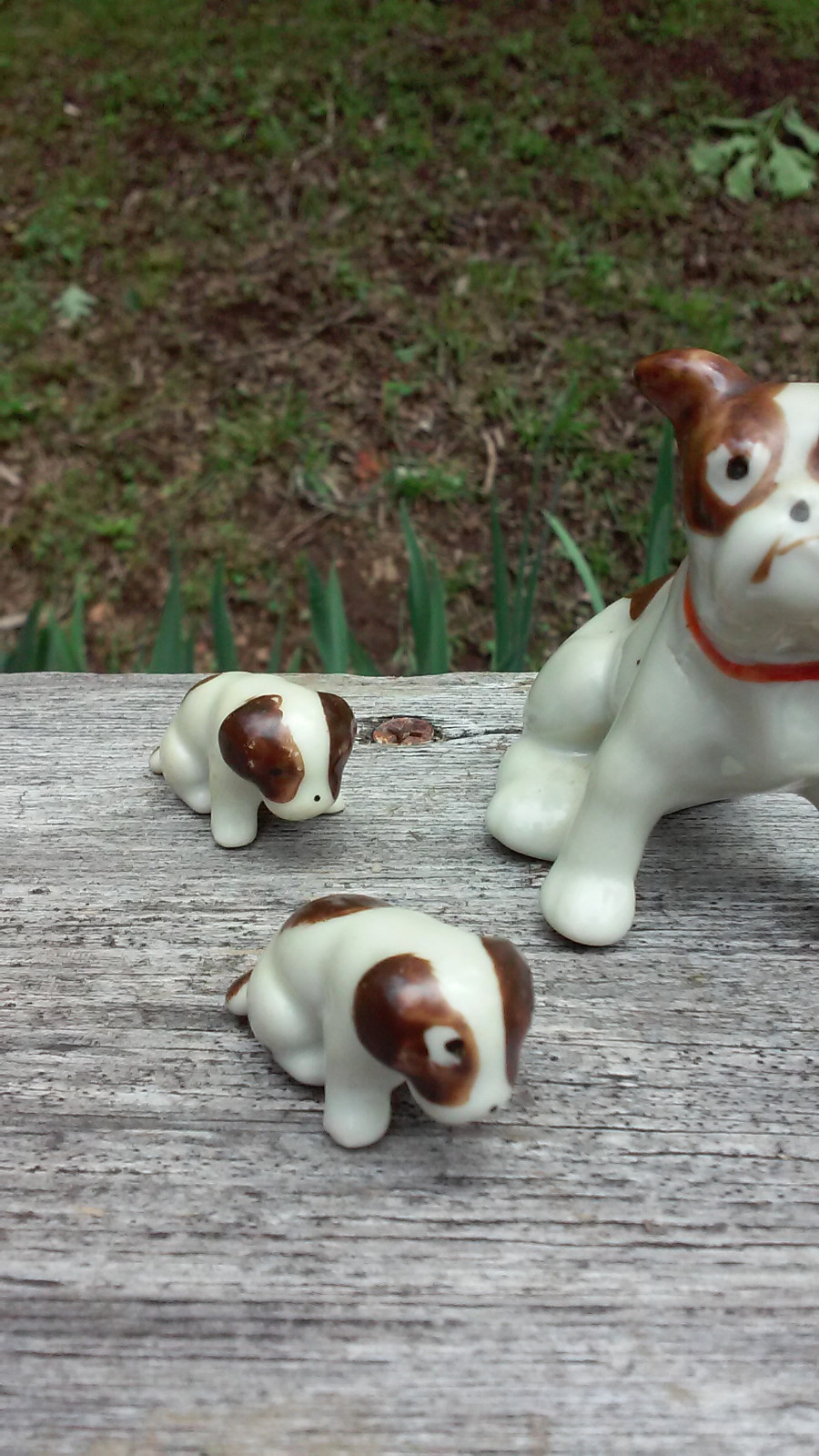 Vintage 1950's 60's Japan Porcelain Brown Spotted Bulldog & 4 Pups Figurines