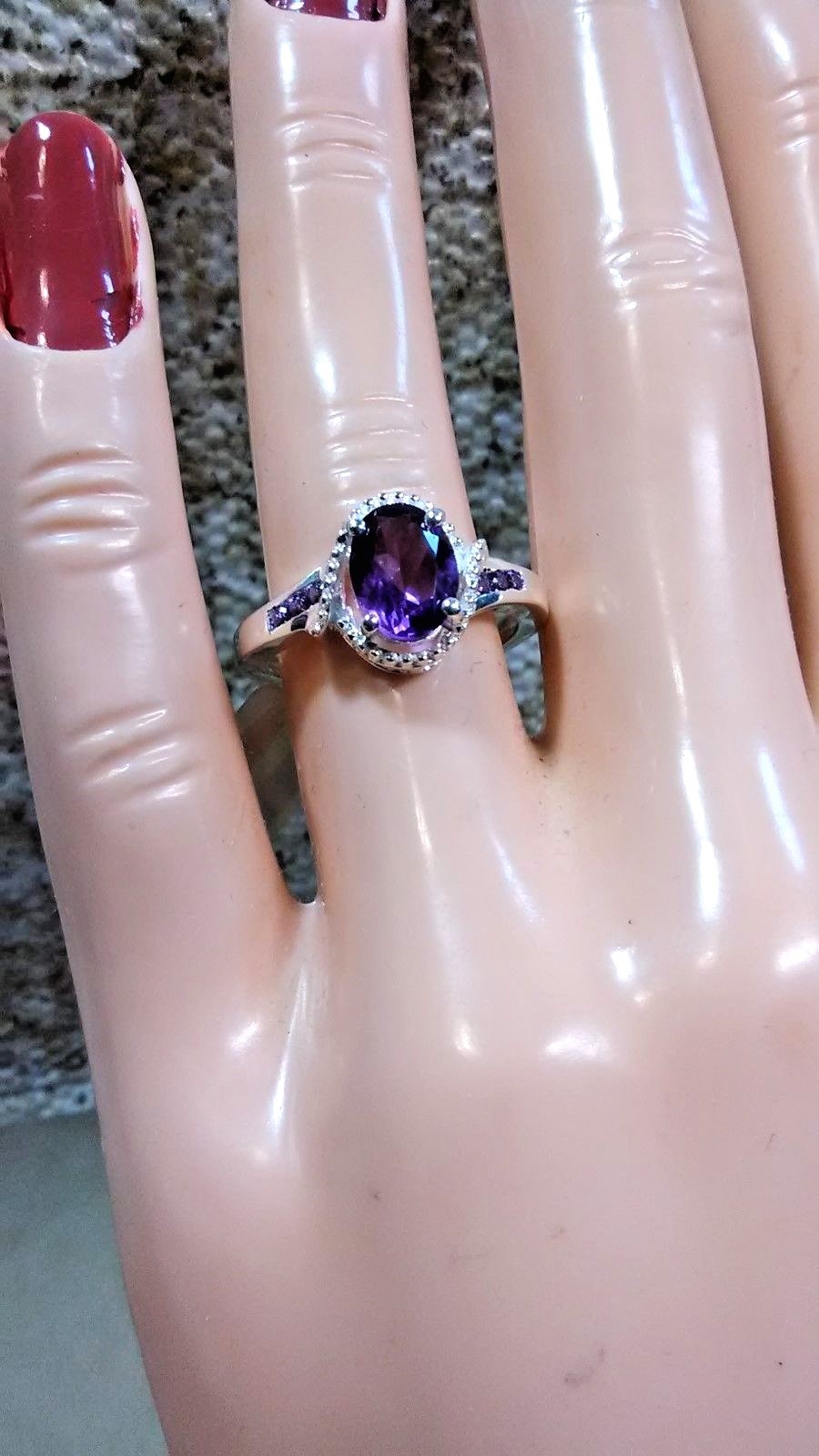 AMETHYST . SIMULATED PURPLE SAPPHIRE STERLING SILVER RING - SIZE 6 TGW 1.25 CT