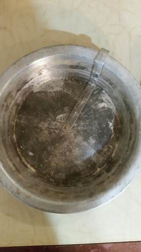 Lot Of 2 Vintage Pie Cake Tin Pan Slider Arm Quick Release Scraper Bar