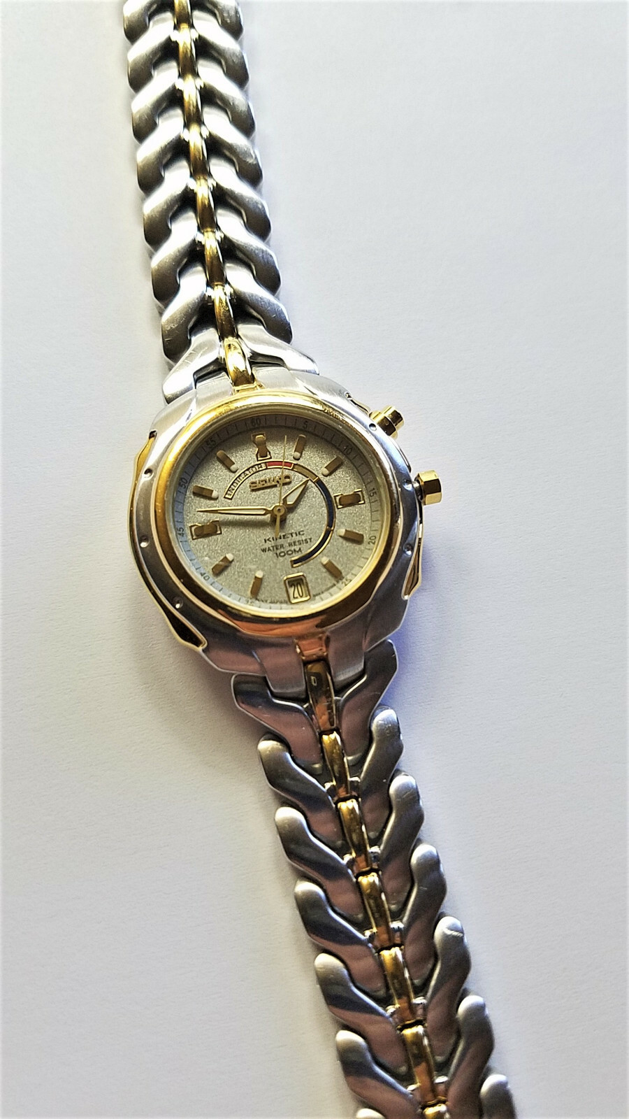 Seiko Womens 3M22-0E49 Kinetic Heavy 2 Tone Bracelet Silver Dial Date 100M Diver Seiko Womens 3M22-0E49 Kinetic Heavy 2 Tone Bracelet Silver Dial Date 100M Diver