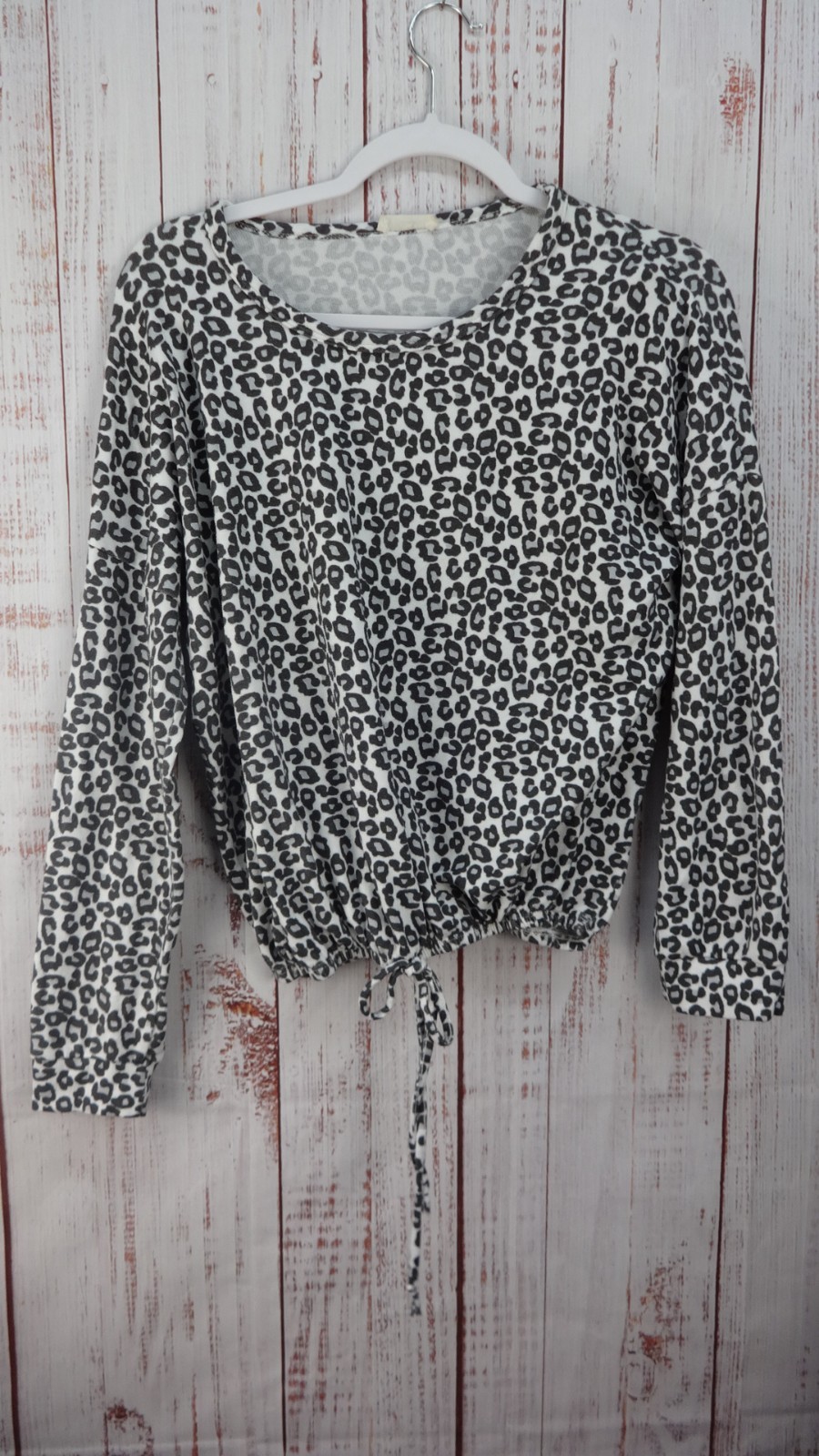 Olivia Rae Pajama Top Womens M Sleepwear Leopard Print Long Sleeve Tie Front