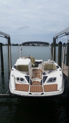 Jet Boat twin engine 310 hp 2007 22' Sea Doo Islandia SE with trailer