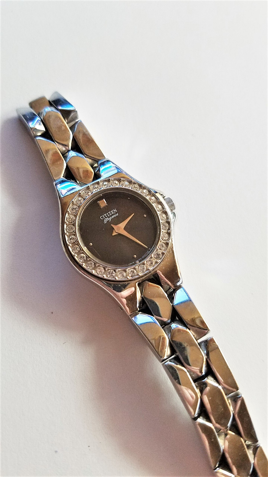 Citizen Women's Quartz 5920-878018 Watch Silver BandBlack