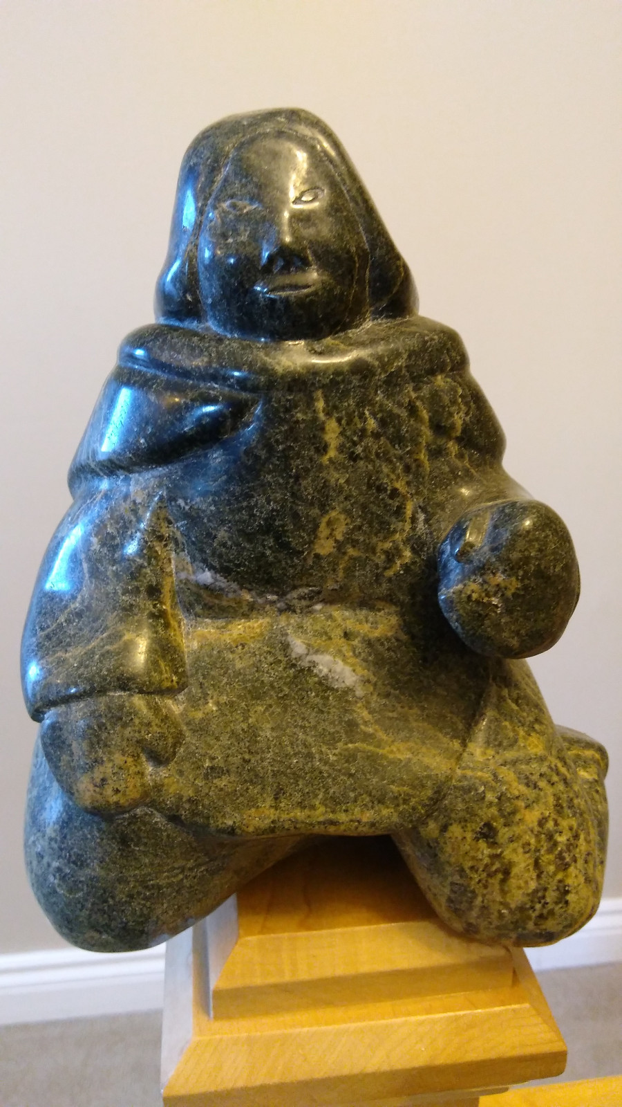 MANNUMI SHAQU  INUIT SCULPTURE KNEELING WOMAN