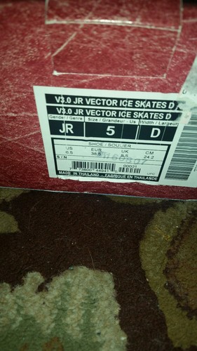 CCM Vector 3.0 NHL 88 ICE Hockey Ice Skates jr size 5