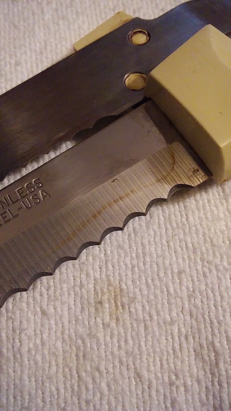 Hamilton Beach Electric Knife(Vintage Household Appliance)