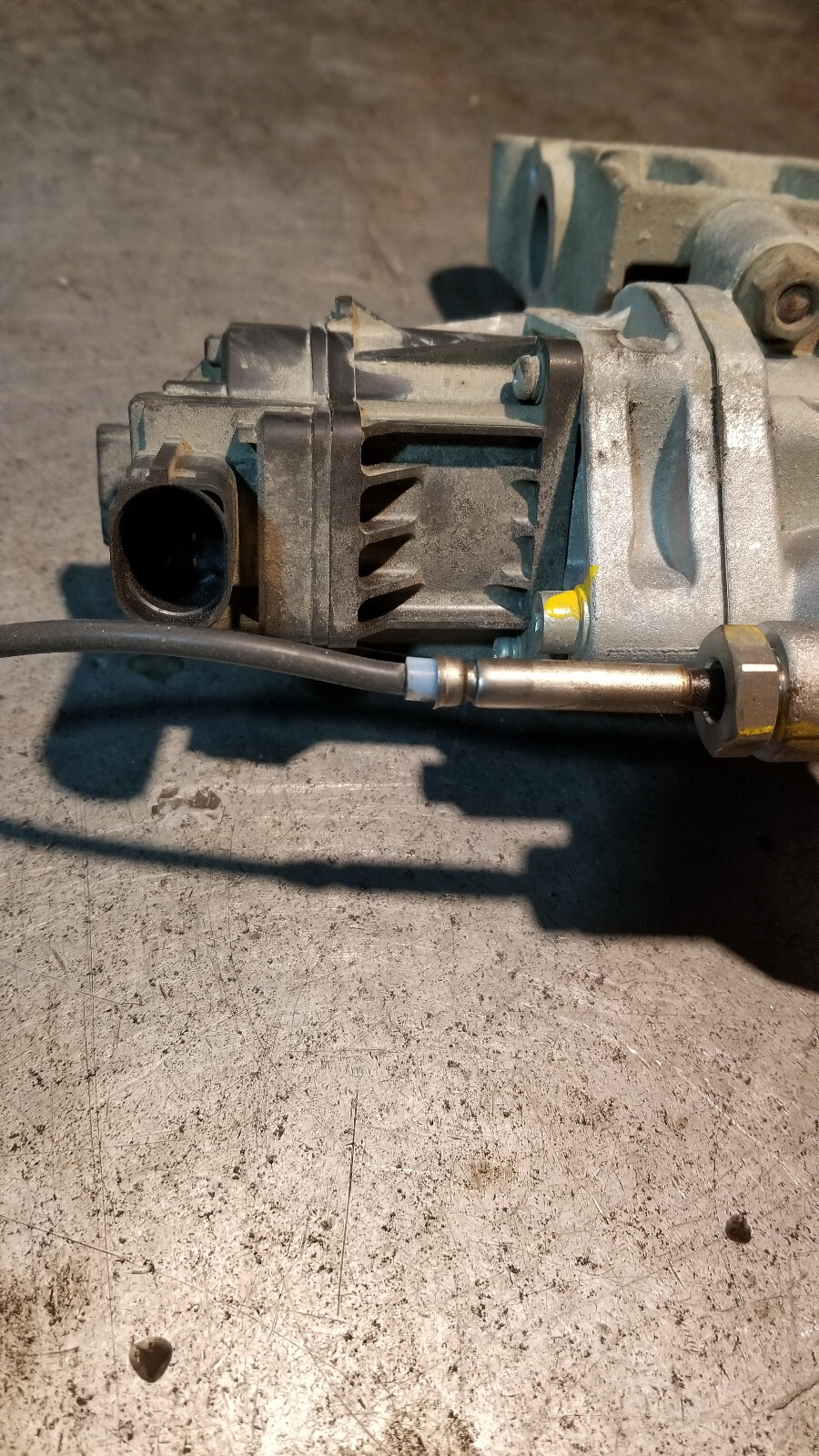 68445601AA 68211310AAA  3.0L ECODIESEL USED EGR COOLER - Picture 2 of 10
