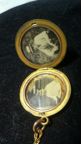 ANTIQUE ART NOUVEAU Rare Painter Easel & Floral REPOUSSE PASTE GF LOCKET ESTATE