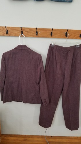 Evan-Picone Vintage Burgundy Houndstooth Wool Pant Suit size 10