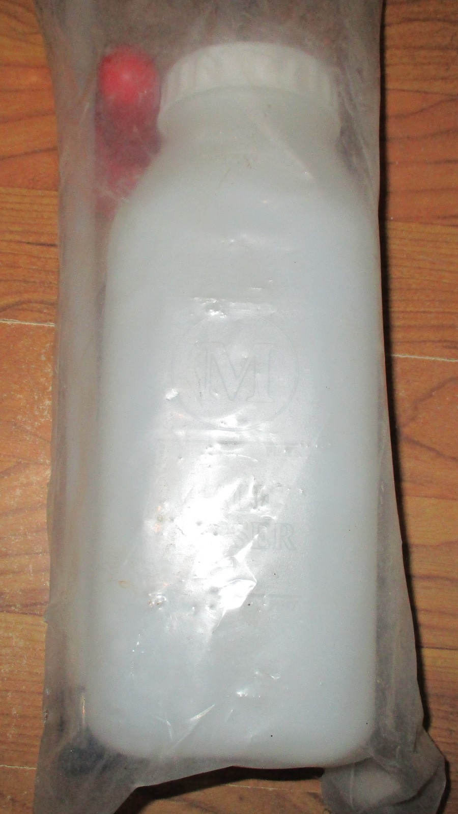MERRICK'S ORAL CALF FEEDER w/BOTTLE 2Qt. Bottle Easy Operation Clamp w/Nipple