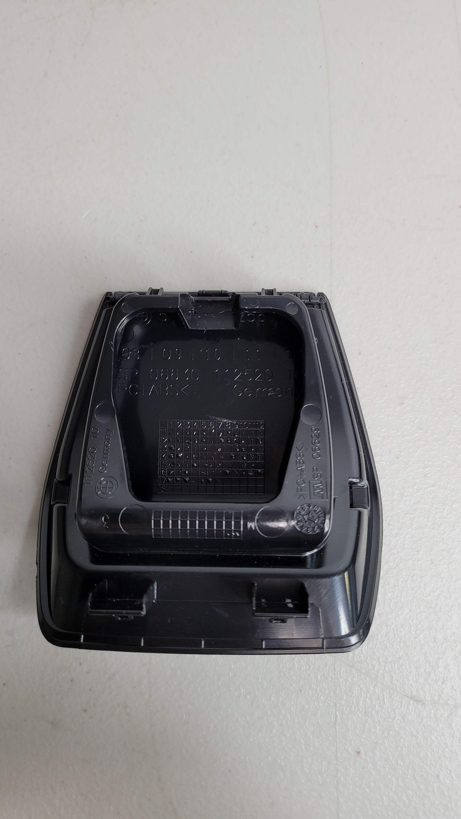 0 Seat BMW 3 F30 F80 Rear Child Isofix Cover Trim Black Lid Panel 112520-10 image 3