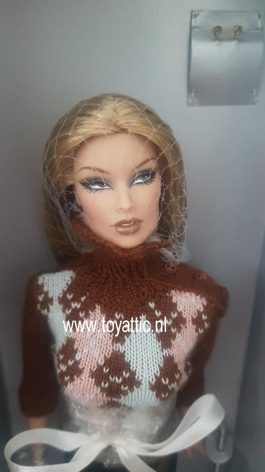 The 2nd W Club doll of the year is Graceful Reign - Vanessa