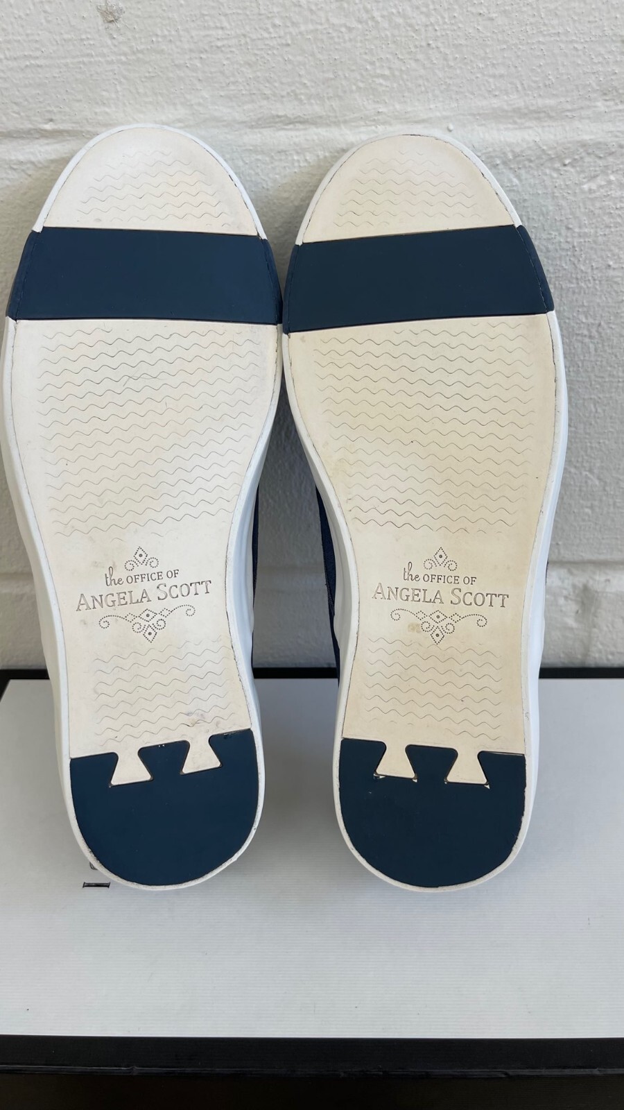 The Office Of Angela Scott The Hammonds Women Navy Blue Stripe Sneakers Size 11