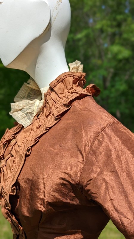 BEAUTIFUL VICTORIAN 1870'S TWO TONE SILK BUSTLE DRESS W RUFFLES | eBay
