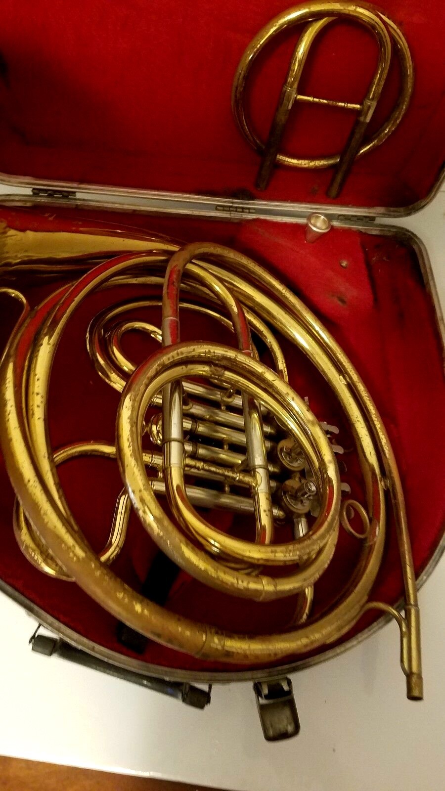 VTG. LORENZO SANSONE (NEW YORK) FRENCH HORN w EXTRA TUBING, MOUTHPIECE & CASE