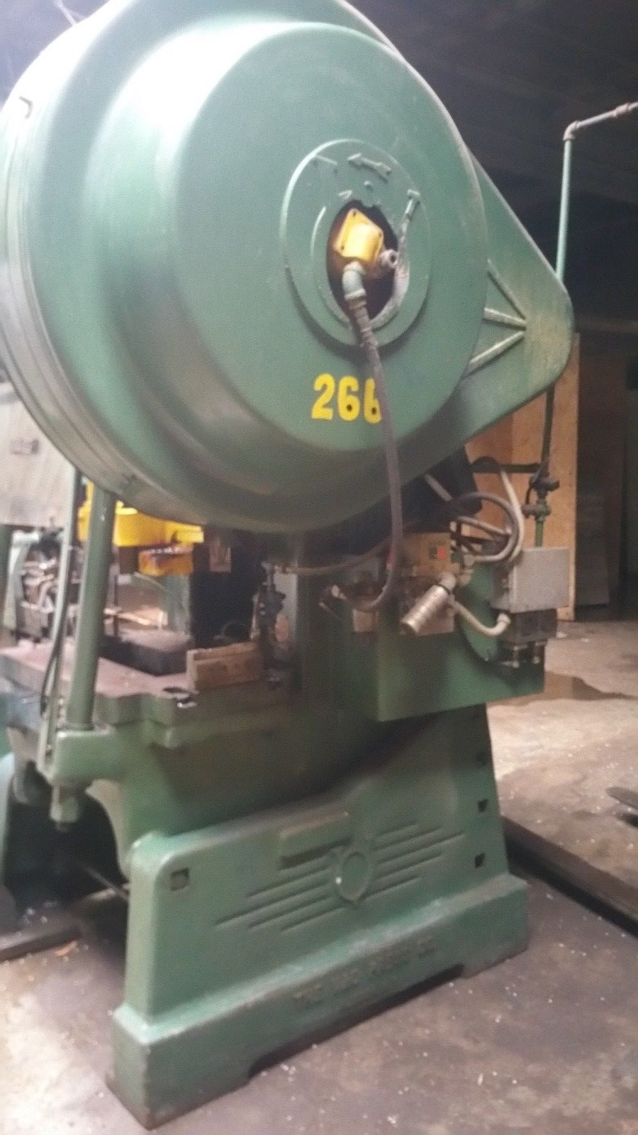 V & O 45 Ton punch press, Air Clutch, adjustable slide, great condition!