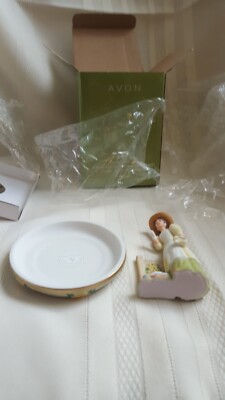 Avon Mrs Albee miniature 2008 Presidents club award in original box. Brand New 