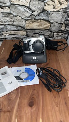 Vintage 2003 HP Photosmart 850  Digital Camera & Dock