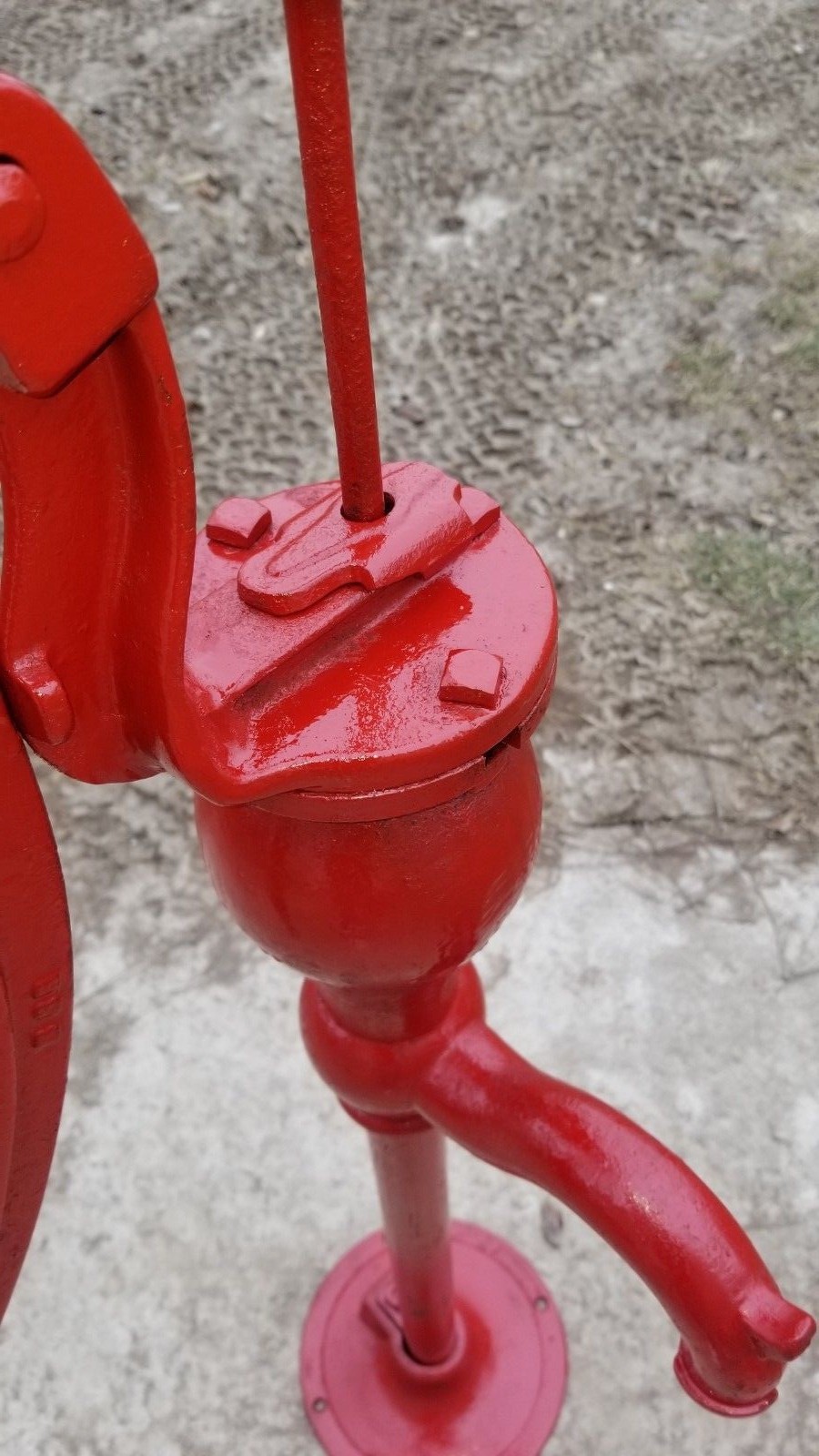 Beautiful  Antique Cast Iron Farm Hand Well Pump,