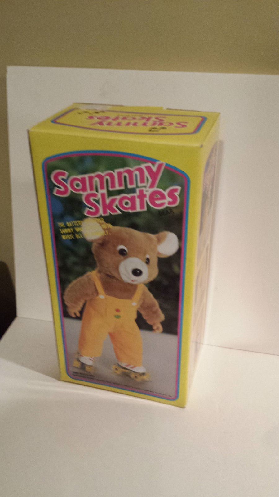 Sammy Skates 1985 battery operated plush toy still in box never used