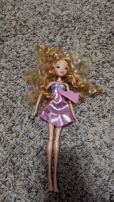 2012 Jakks Pacific Winx Club Flora Believix 11.5 '' Fashion Fairy Doll - No Wings