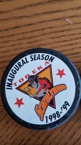 HOCKEY PUCKS TOPEKA SCARE CROWS