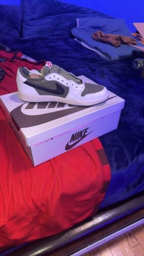 Nike Air Jordan 1 Retro Low OG SP Travis Scott Medium Olive Nike Air Jordan 1 Retro Low OG SP Travis Scott Medium Olive