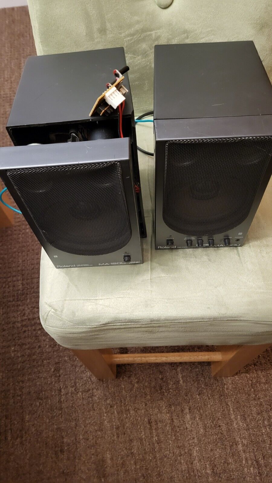 Roland MA-150U Activefield Monitor Speakers (pair, right and left) - Flawed Left | eBay Roland MA-150U Activefield Monitor Speakers (pair, right and left) - Flawed Left | eBay