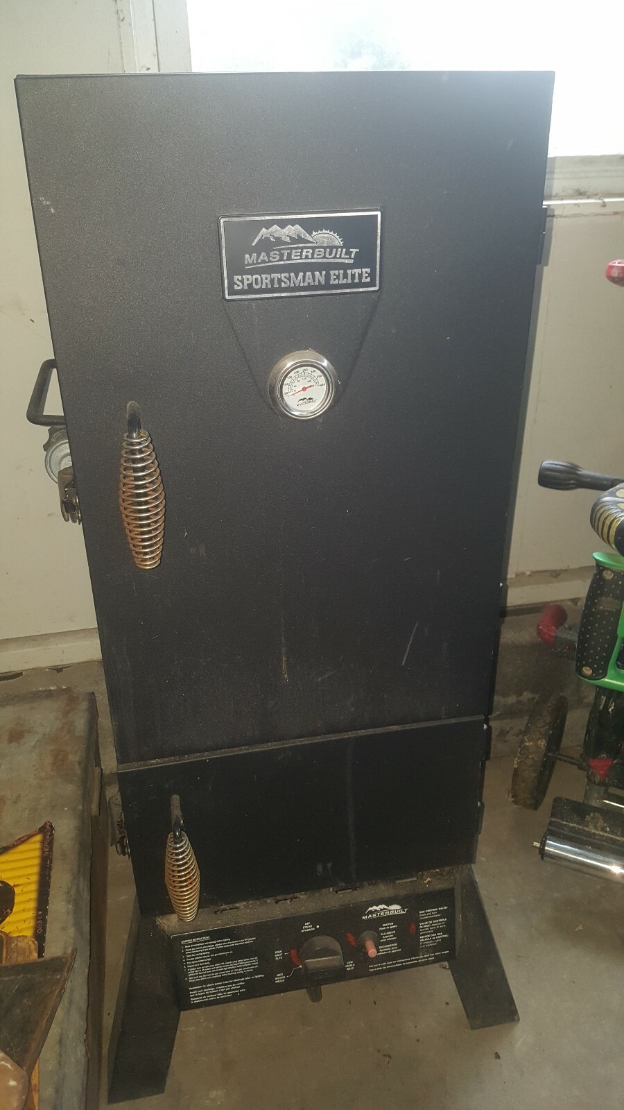 Masterbuilt Sportsman Elite 30'' Propane Smoker EXCELLENT CONDITION