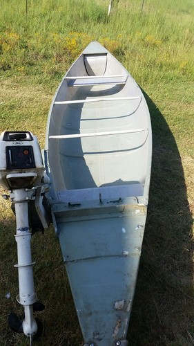 Grumman 17' Eagle Canoe with boat motor