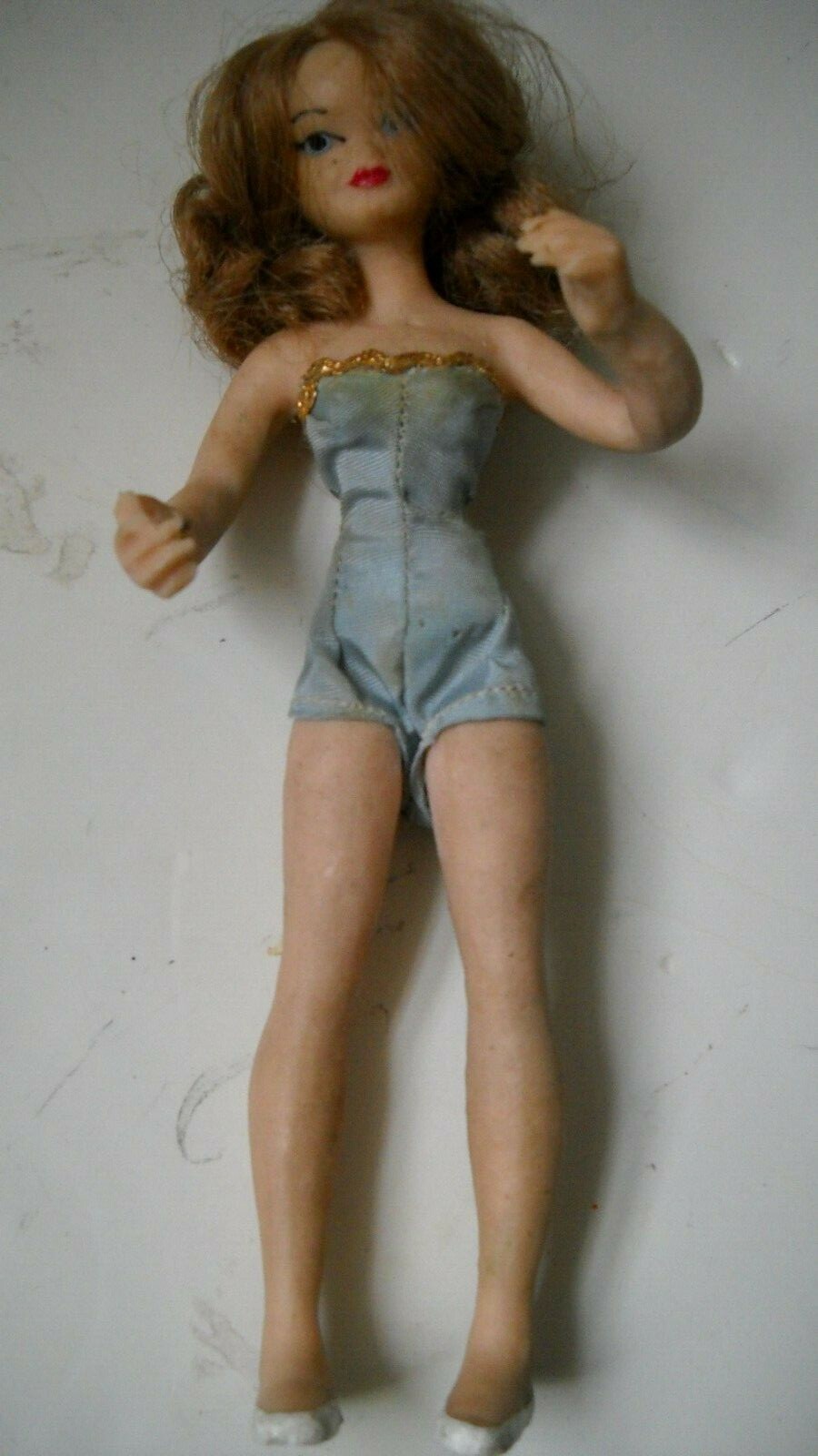 2 VINTAGE 1960'S BENDABLE SOFT VINYL DOLLS 7