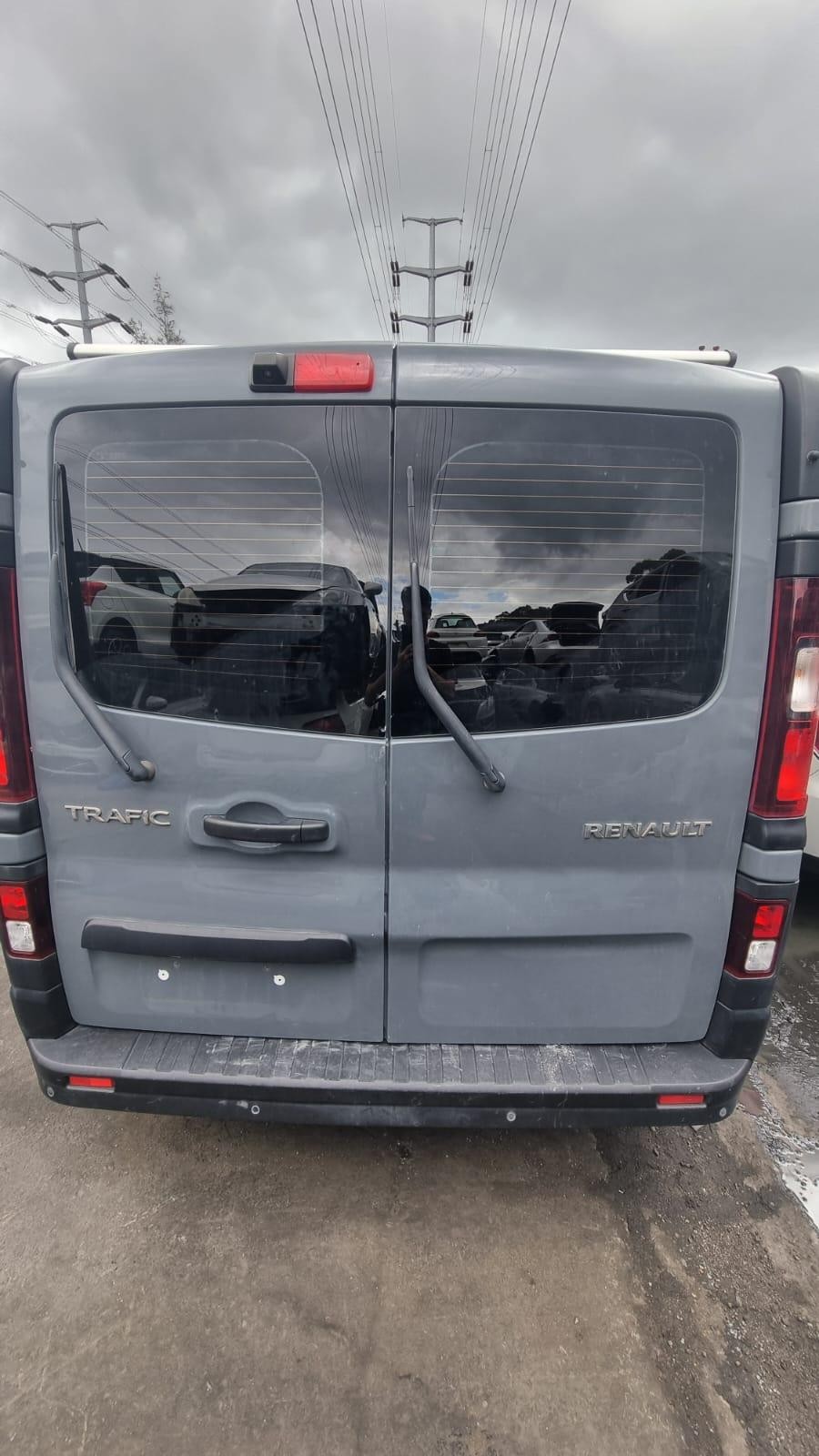 RENAULT TRAFIC 01/2015-2025 FUSE BOX UNDER DASH X82