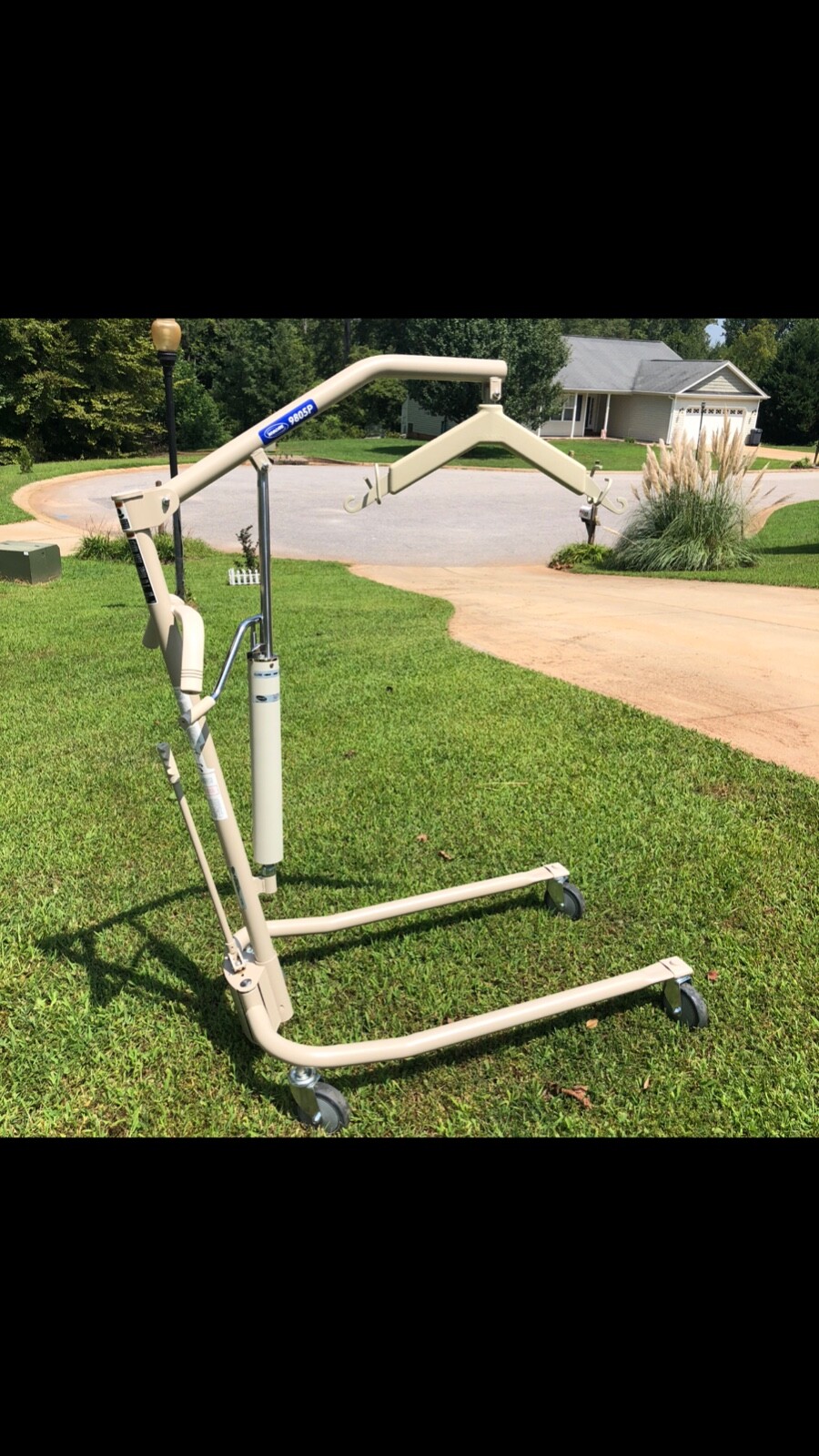 hydraulic patient lift with full body mesh sling