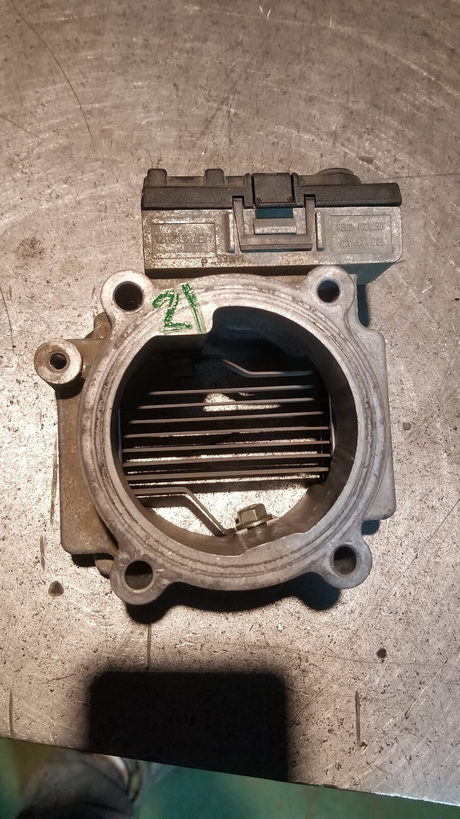 12601677 GM 11-16 2500 3500 HD 6.6L Diesel Turbo Pre Heater INTAKE HEATER - Picture 3 of 5