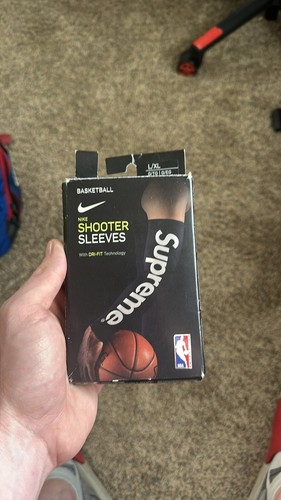 Supreme - supreme nike nba shooting sleeve  赤 s/m Supreme Nike NBA Shooting Sleeve (FW17) - $38