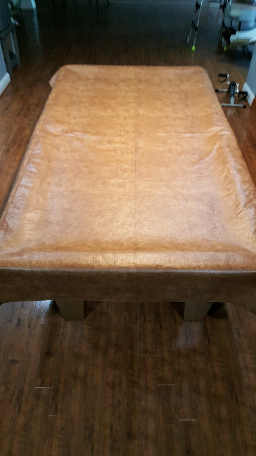 Billiard Table 8ft - Brown/Tan.  GREAT CONDITION!!!  All pictured INCLUDED!