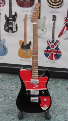 Guitare miniature " Vivi la vida " de COLPLAY, avec support