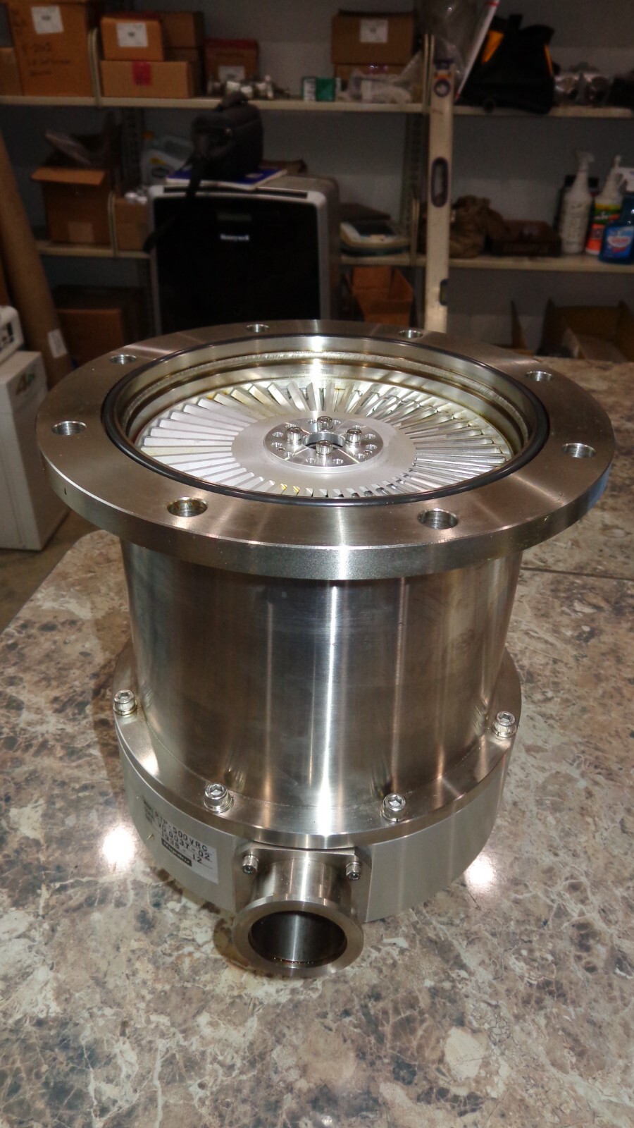 RIGAKU RTP-500 VRC TURBOMOLECULAR VACUUM PUMP, GOOD WORKING RIGAKU RTP-500 VRC TURBOMOLECULAR VACUUM PUMP, GOOD WORKING