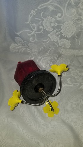 Red Crackle Glass Hummingbird Feeder