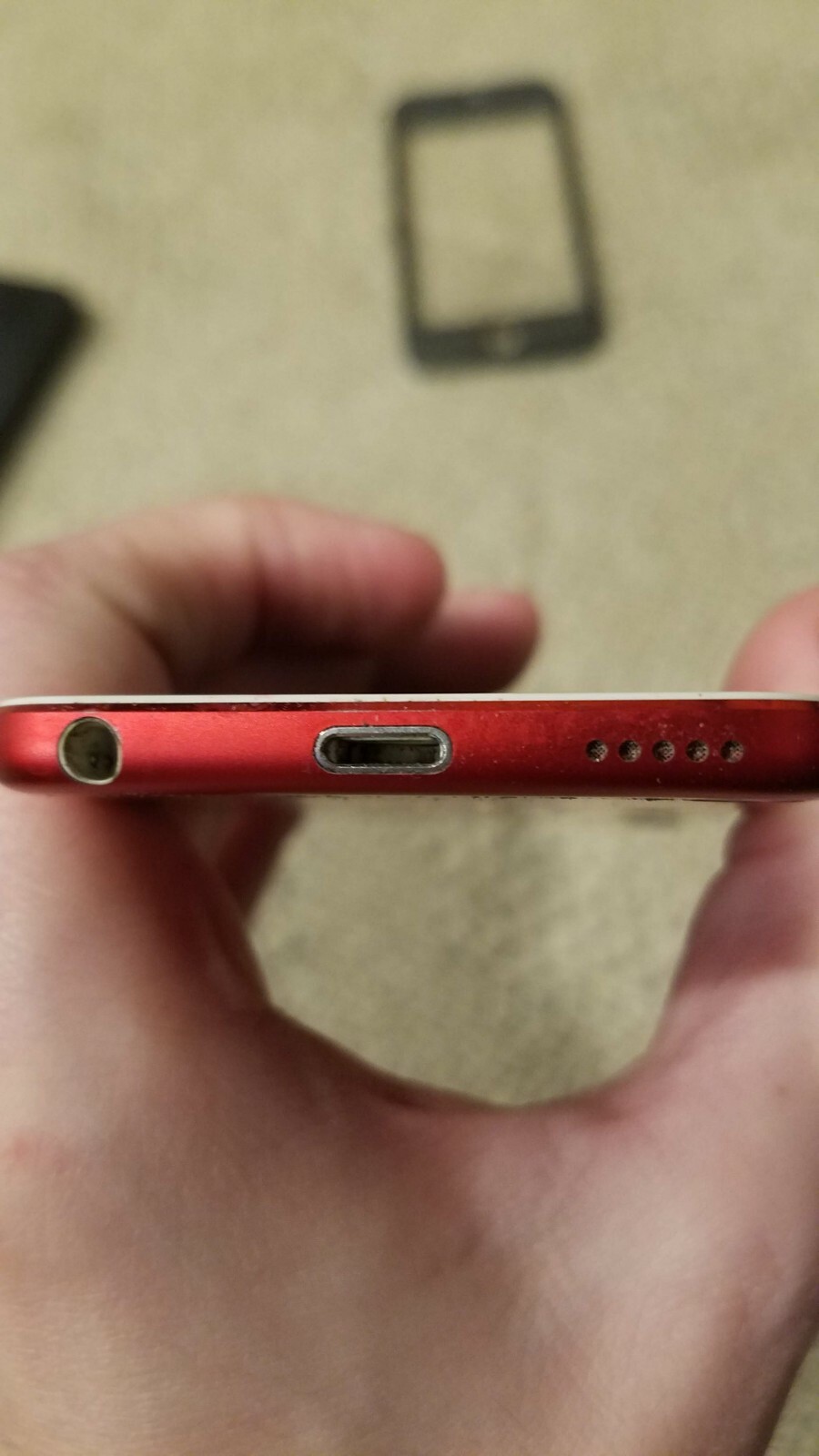 Apple iPod touch 5th Generation Red (32 GB) with OtterBox Defender Case Bundle